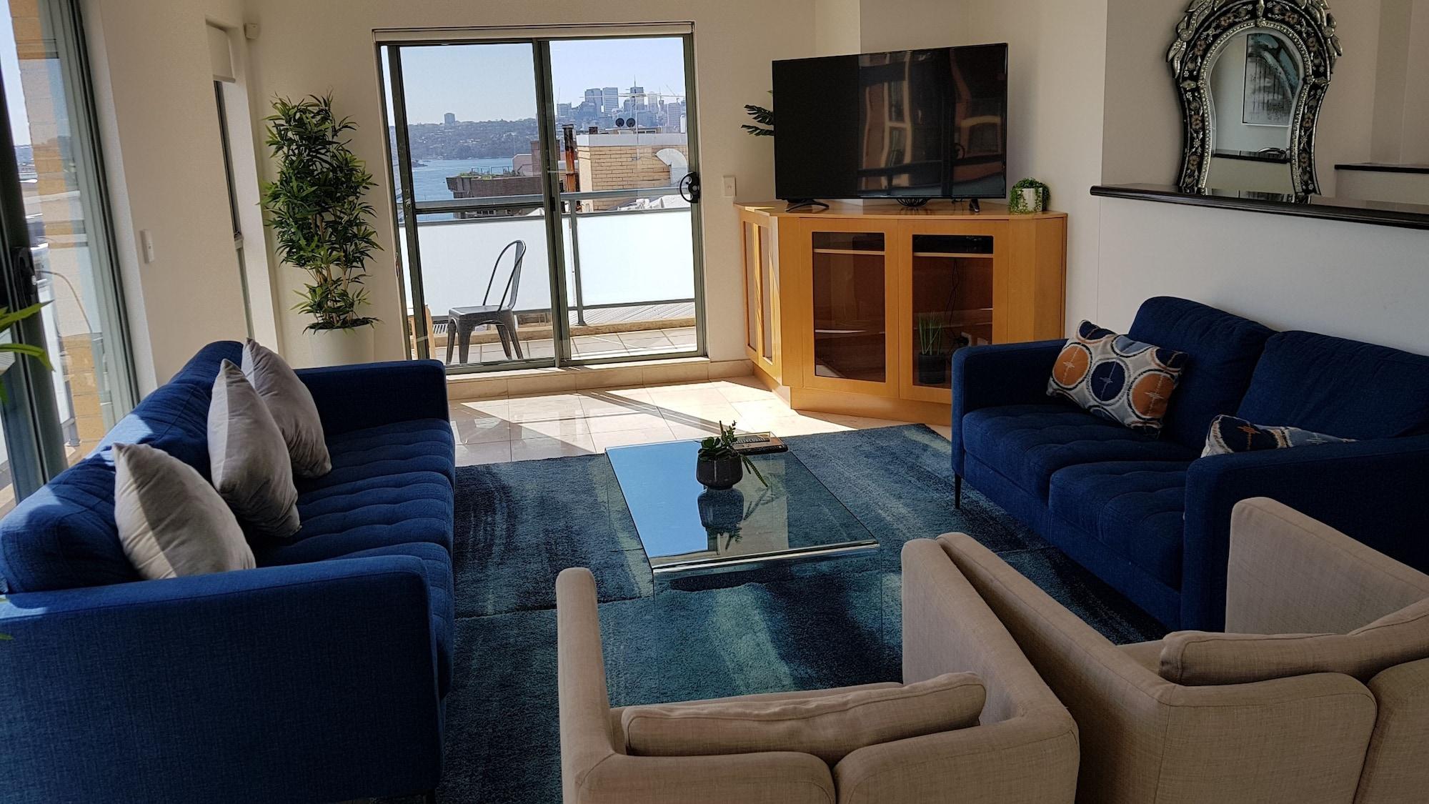 Liv Arena Darling Harbour Apartment