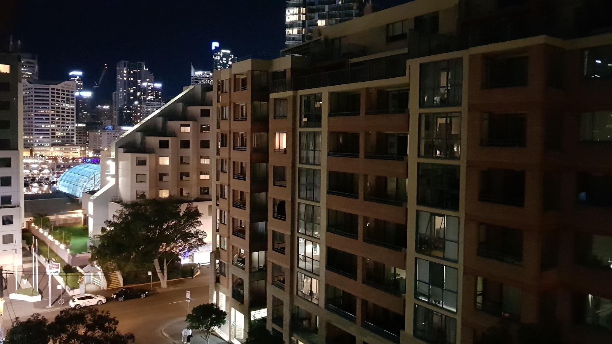 Liv Arena Darling Harbour Apartment